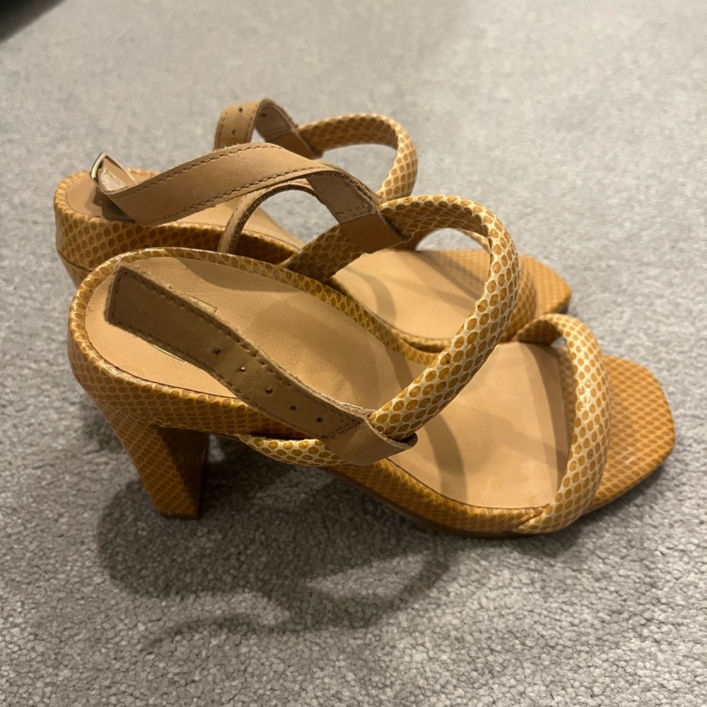 Bared Footware Todies tan strappy heels - Picture 2 of 3